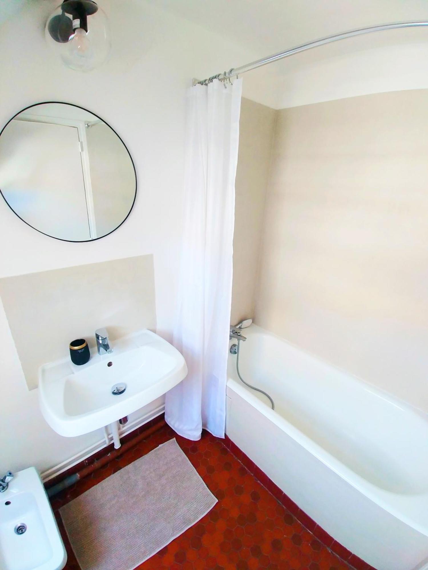 Best Of Chartres One Bedroom City Center And View On The Cathedral Esterno foto